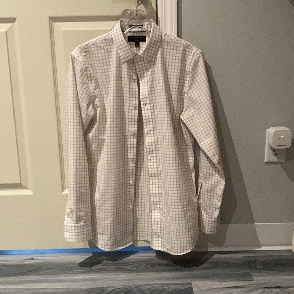 Size small shirt that’s white with brown stripped boxes :banana republic